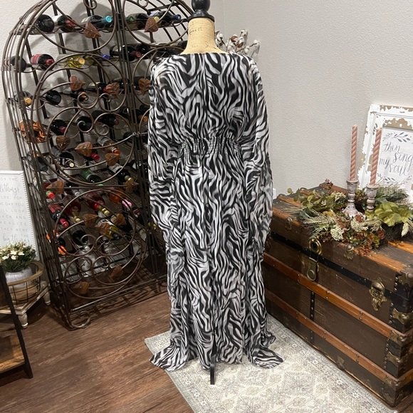 Jennifer Lopez Black and White Zebra print Maxi Dress Size L - Picture 5 of 16